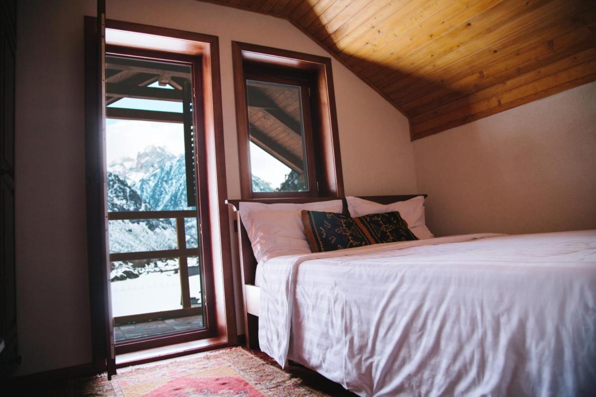 فالبني Hostel Rilindja المظهر الخارجي الصورة